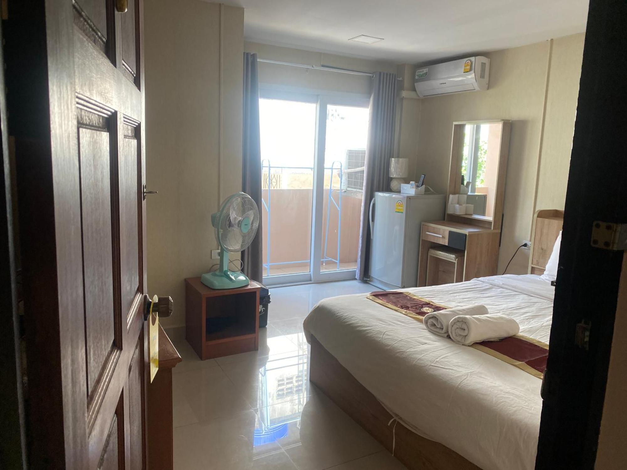 פאטאיה Hug Me Guesthouse מראה חיצוני תמונה